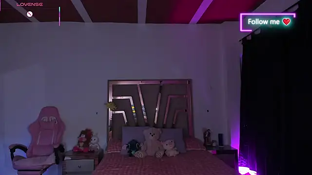 Snapshot of lunaarose chatting on 02-21-26, 03:51 lunaarose online show from 02-21-26, 03:51