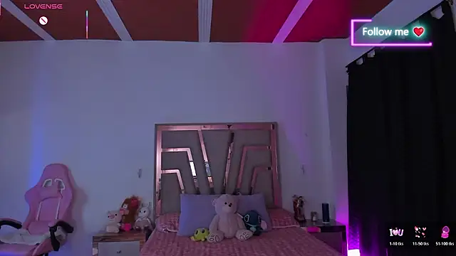 Snapshot of lunaarose chatting on 02-27-26, 03:06 lunaarose online show from 02-27-26, 03:06