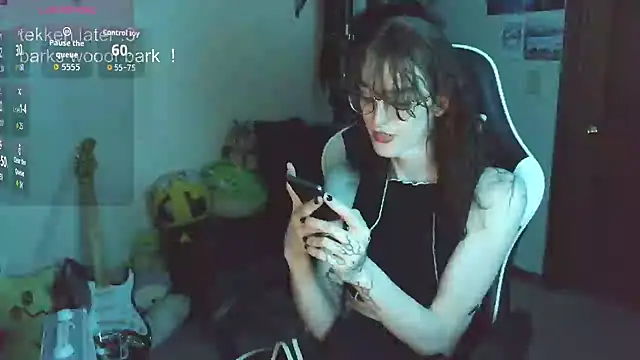 comfyknife online show from 07-11-26, 05:10