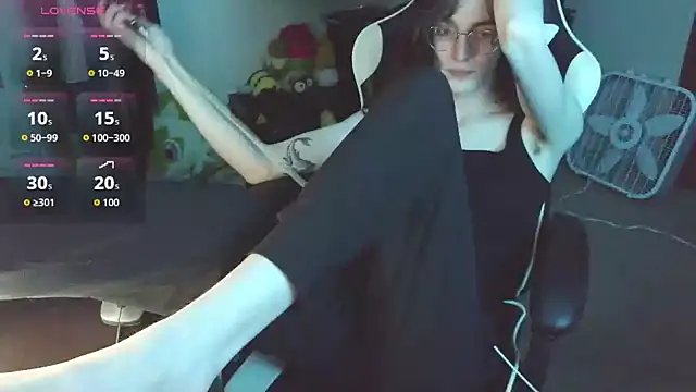 comfyknife online show from 07-23-26, 02:31