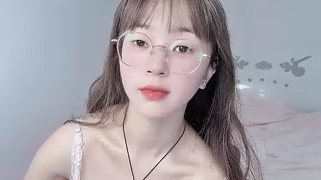 nini a online show from 09-10-25, 04:45