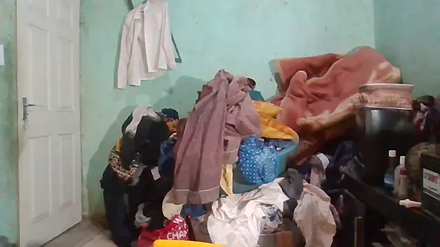 Nicky52 online show from 10-17-25, 04:04