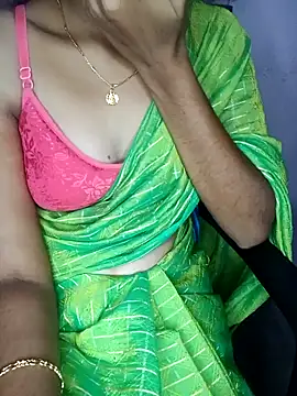 Snapshot of Nidhi_lovely chatting on 09-11-25, 04:29 Nidhi lovely online show from 09-11-25, 04:29