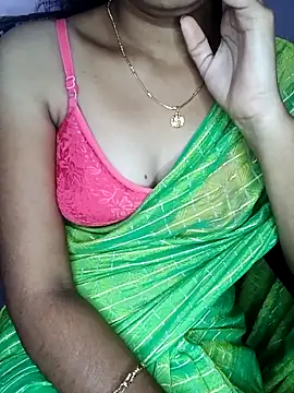 Snapshot of Nidhi_lovely chatting on 09-23-25, 04:43 Nidhi lovely online show from 09-23-25, 04:43