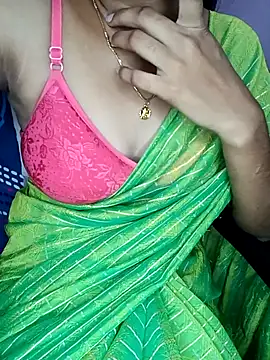 Snapshot of Nidhi_lovely chatting on 10-17-25, 01:53 Nidhi lovely online show from 10-17-25, 01:53