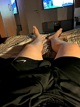 YoungDick004 online show from 10-25-25, 12:45