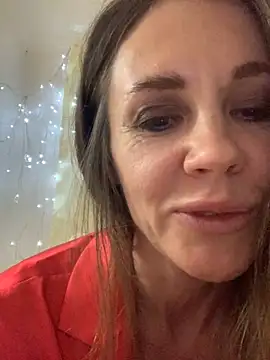 LucieMack online show from 11-28-25, 01:08