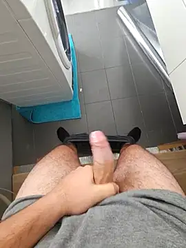 Snapshot of flirt_23 chatting on 11-13-25, 09:52 flirt 23 online show from 11-13-25, 09:52