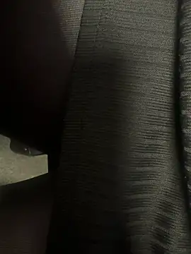 Snapshot of HiddenHoneyLDN chatting on 02-11-26, 02:33 HiddenHoneyLDN online show from 02-11-26, 02:33