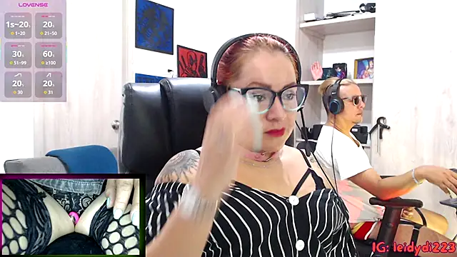 leidydi223 online show from 10-19-25, 01:45
