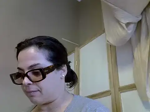 Snapshot of ITALIANASISIXX chatting on 01-19-25, 01:55 ITALIANASISIXX online show from 01-19-25, 01:55