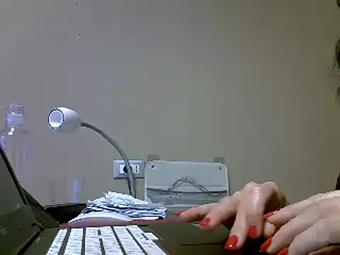 Snapshot of ITALIANASISIXX chatting on 01-28-25, 09:08 ITALIANASISIXX online show from 01-28-25, 09:08