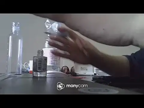 Snapshot of ITALIANASISIXX chatting on 02-11-25, 11:32 ITALIANASISIXX online show from 02-11-25, 11:32