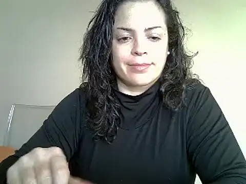 Snapshot of ITALIANASISIXX chatting on 02-21-25, 07:23 ITALIANASISIXX online show from 02-21-25, 07:23