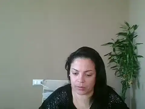 Snapshot of ITALIANASISIXX chatting on 03-19-25, 06:35 ITALIANASISIXX online show from 03-19-25, 06:35