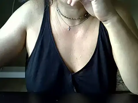 Snapshot of ITALIANASISIXX chatting on 09-13-25, 10:15 ITALIANASISIXX online show from 09-13-25, 10:15