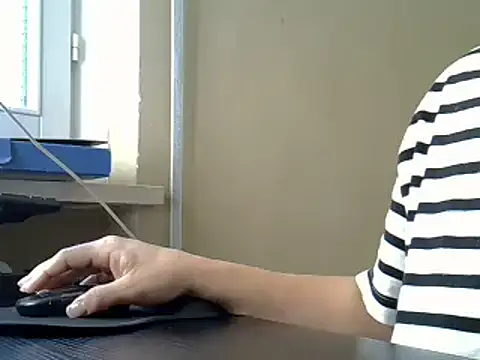 Snapshot of ITALIANASISIXX chatting on 10-28-25, 07:56 ITALIANASISIXX online show from 10-28-25, 07:56