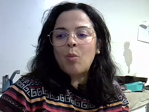 Snapshot of ITALIANASISIXX chatting on 12-17-25, 04:24 ITALIANASISIXX online show from 12-17-25, 04:24