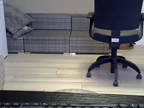 Snapshot of ITALIANASISIXX chatting on 01-14-26, 07:47 ITALIANASISIXX online show from 01-14-26, 07:47