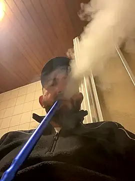 Snapshot of andrey1887 chatting on 01-12-26, 05:07 andrey1887 online show from 01-12-26, 05:07