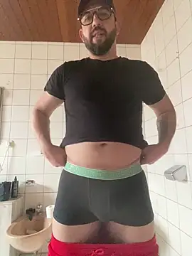 Snapshot of andrey1887 chatting on 02-17-26, 02:02 andrey1887 online show from 02-17-26, 02:02