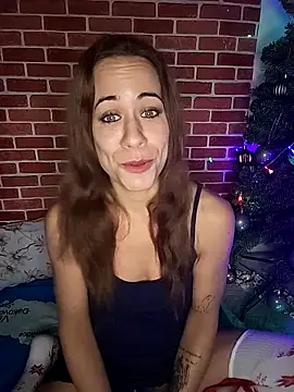 Snapshot of HotGinger66 chatting on 12-22-25, 10:12 HotGinger66 online show from 12-22-25, 10:12