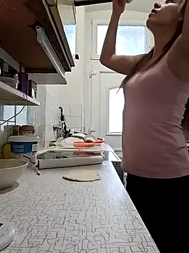 Snapshot of HotGinger66 chatting on 03-04-26, 01:39 HotGinger66 online show from 03-04-26, 01:39