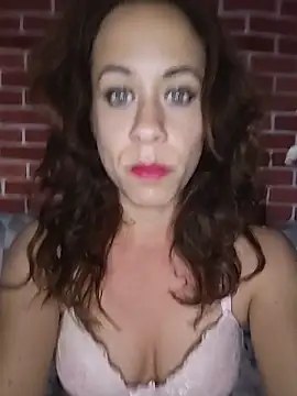 Snapshot of HotGinger66 chatting on 06-17-26, 04:41 HotGinger66 online show from 06-17-26, 04:41