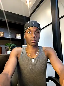 Snapshot of Brycce_santos chatting on 11-19-25, 01:55 Brycce santos online show from 11-19-25, 01:55