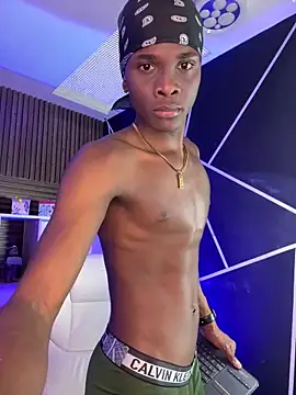 Snapshot of Brycce_santos chatting on 12-20-25, 06:04 Brycce santos online show from 12-20-25, 06:04