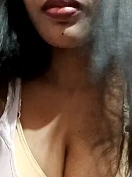 kaviyaponnu0987 online show from 09-27-25, 07:41