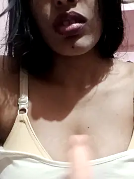 kaviyaponnu0987 online show from 10-09-25, 09:24