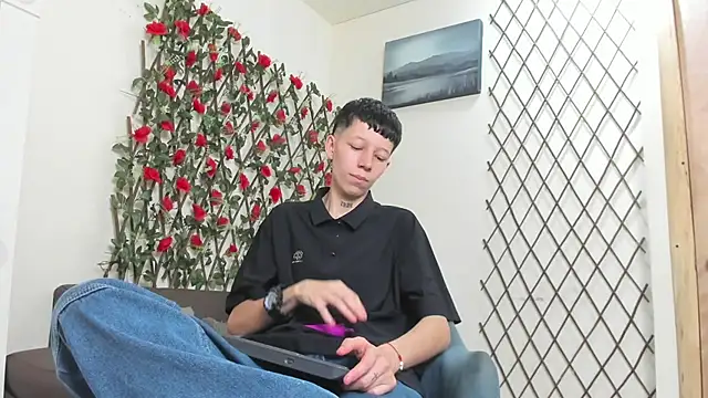 LiamBrown09 online show from 07-08-26, 07:29