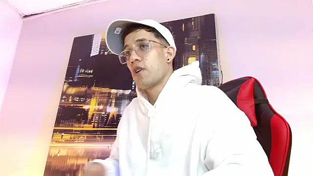 Snapshot of alexgiraldo__ chatting on 03-18-26, 04:26 alexgiraldo online show from 03-18-26, 04:26