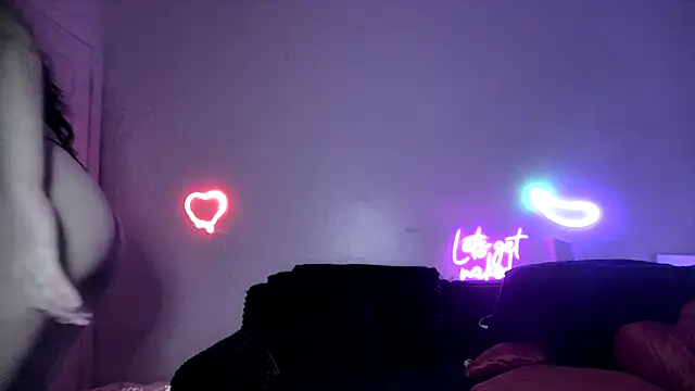 Snapshot of torithequeen chatting on 10-01-25, 12:49 torithequeen online show from 10-01-25, 12:49