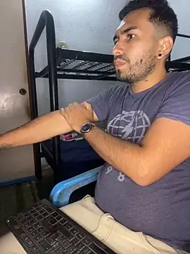 Snapshot of Alessandrogrey chatting on 10-10-25, 03:27 Alessandrogrey online show from 10-10-25, 03:27