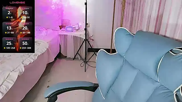 Snapshot of ManM-88 chatting on 09-24-25, 01:03 ManM-88 online show from 09-24-25, 01:03