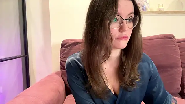 Snapshot of mia_shine_bright_wow chatting on 09-17-25, 03:41 mia shine bright wow online show from 09-17-25, 03:41