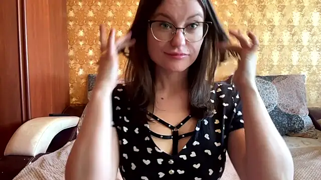 Snapshot of mia_shine_bright_wow chatting on 12-01-25, 04:06 mia shine bright wow online show from 12-01-25, 04:06