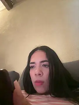Snapshot of marti_hot chatting on 06-11-26, 12:58 marti hot online show from 06-11-26, 12:58