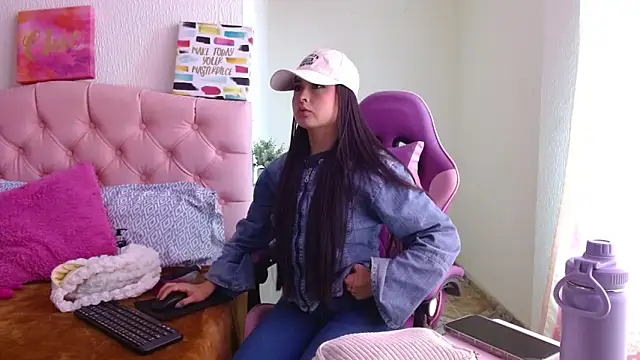 Emma-Flowers online show from 09-27-25, 06:57