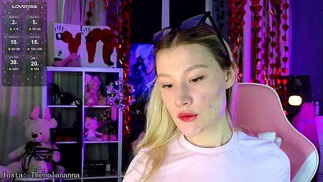 Snapshot of _Anna_Nolan_ chatting on 02-16-26, 06:53 Anna Nolan online show from 02-16-26, 06:53