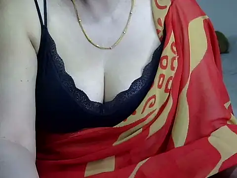 Snapshot of rekha_1508 chatting on 03-02-26, 02:13 rekha 1508 online show from 03-02-26, 02:13