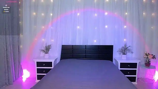 Evolet Bee online show from 11-27-25, 01:02