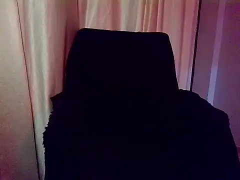 Snapshot of redruby_xoxo chatting on 10-12-25, 06:40 redruby xoxo online show from 10-12-25, 06:40