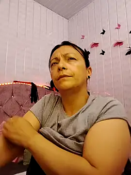 Snapshot of Susanahotsexxx chatting on 10-18-25, 03:20 Susanahotsexxx online show from 10-18-25, 03:20