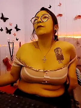 Snapshot of Susanahotsexxx chatting on 11-14-25, 01:48 Susanahotsexxx online show from 11-14-25, 01:48