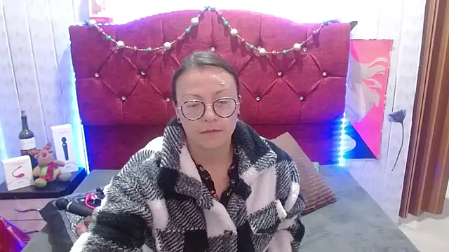 Snapshot of Susanahotsexxx chatting on 12-03-25, 03:25 Susanahotsexxx online show from 12-03-25, 03:25