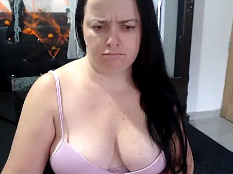 Snapshot of BrianaBarbes chatting on 10-02-25, 12:12 BrianaBarbes online show from 10-02-25, 12:12