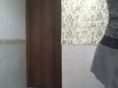 Snapshot of MiyaHottie chatting on 10-19-25, 04:13 MiyaHottie online show from 10-19-25, 04:13